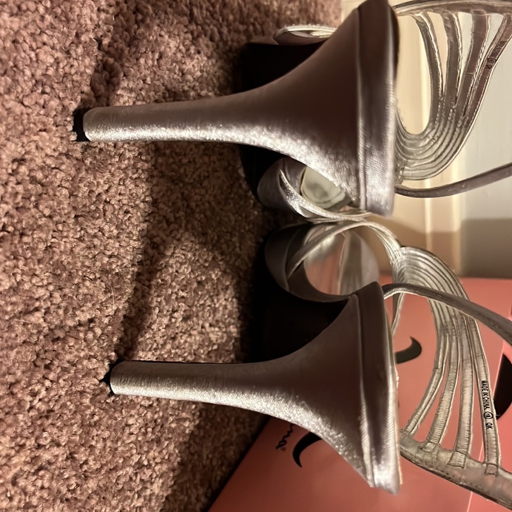 Nina Genassi Heels 👠 Royal Silver - Picture 4 of 4